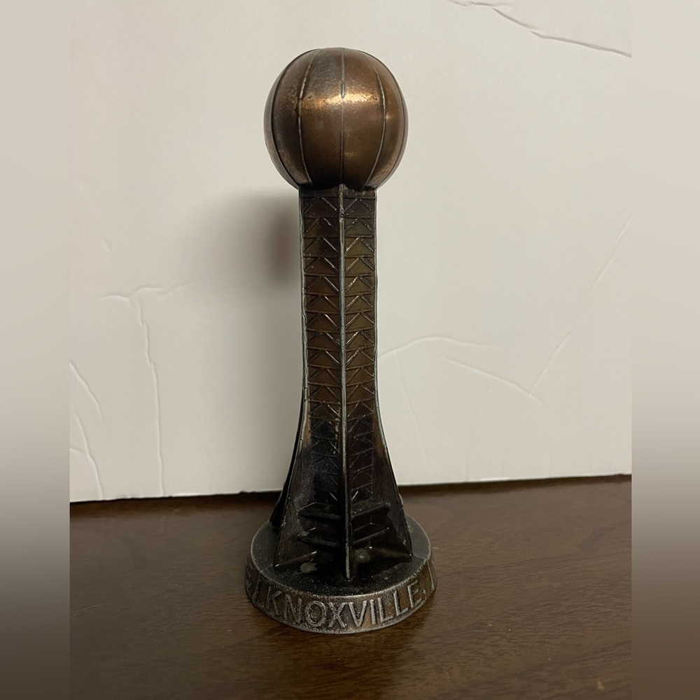 Vintage 1982 Worlds fair Knoxville Tennessee Sunshere paper weight